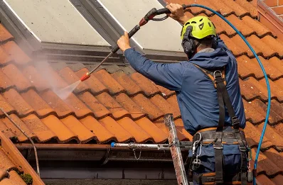 Démoussage et hydrofuge de toiture à Cazats